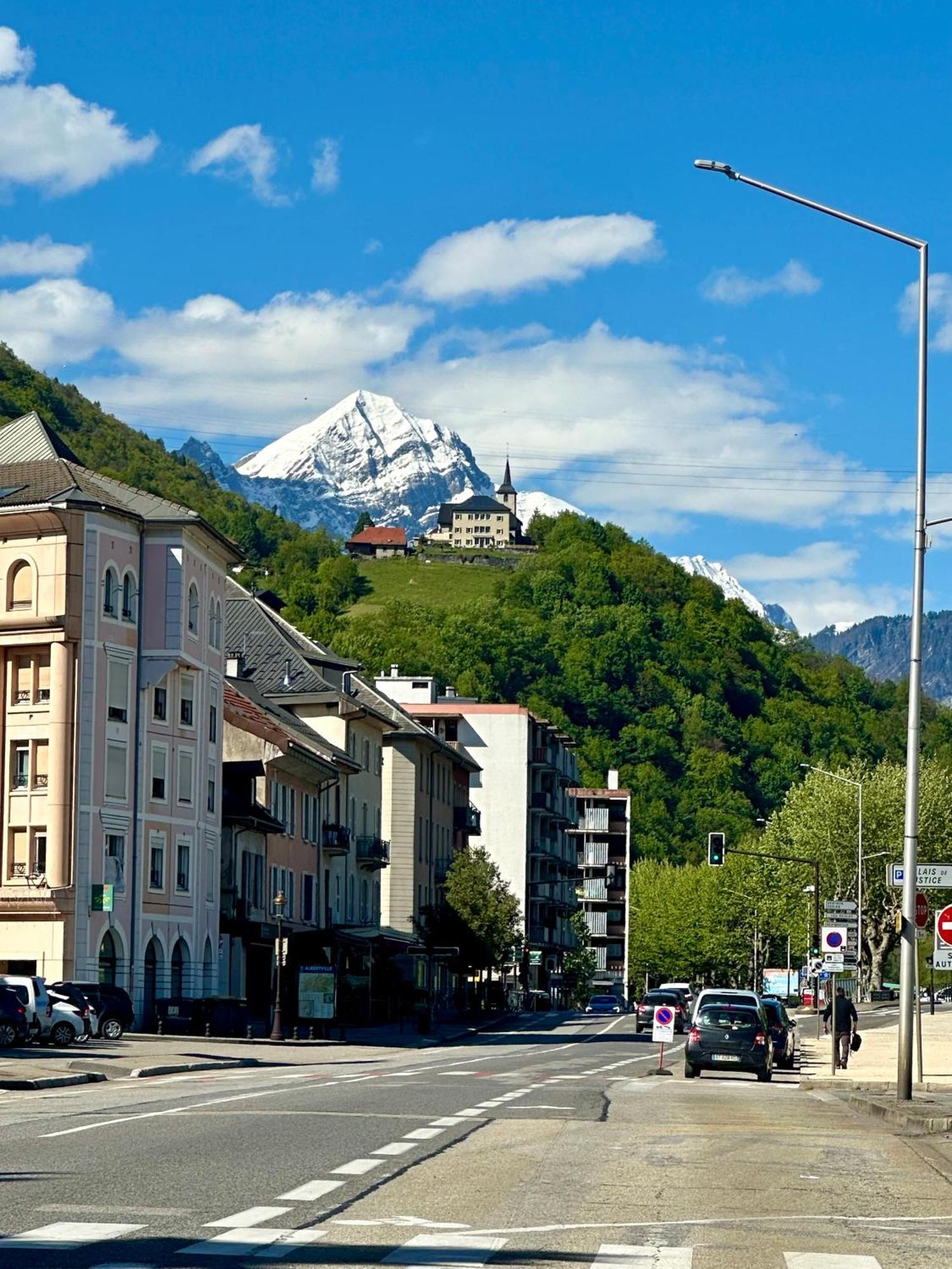 Le Refuge T3 Centre Ville 63M2 Pied Des Montagnes Albertville Exterior photo